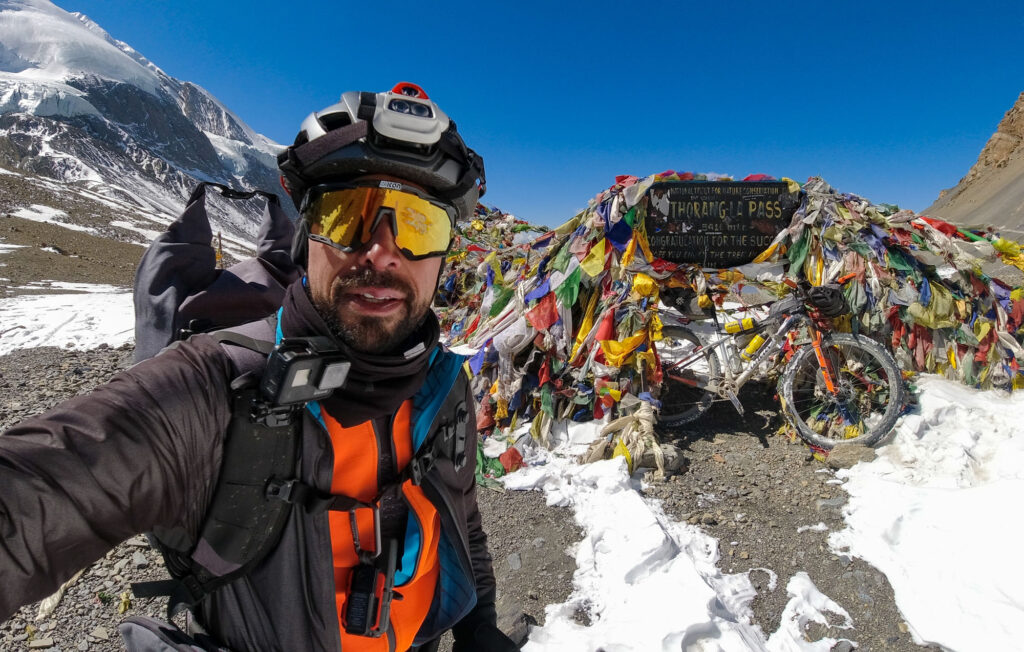 UYN e Omar Di Felice sull'Everest